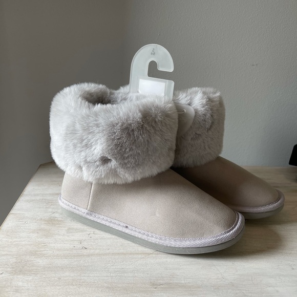 Lc Lauren Conrad Slippers Boots 